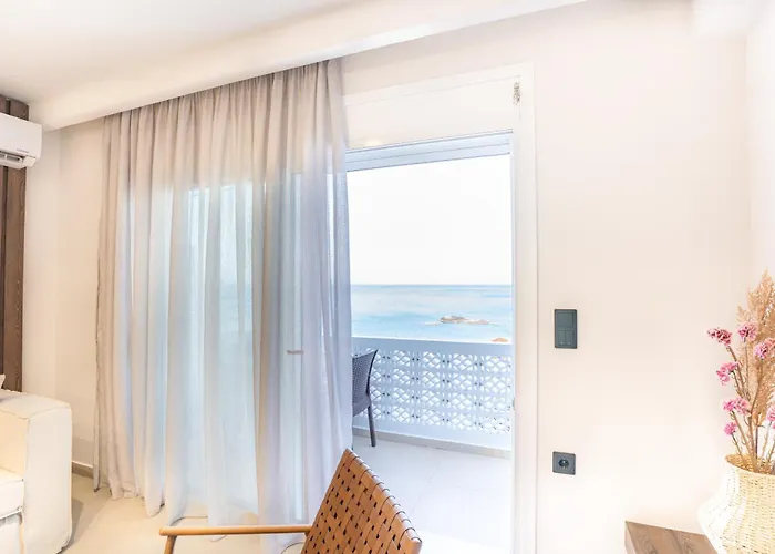 Sunny Sands Seaview 公寓 *