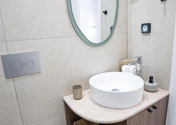 Sunny Sands Seaview *