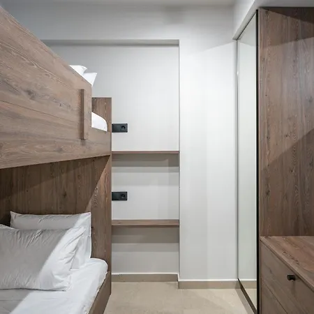 Sunny Sands Seaview Apartament *